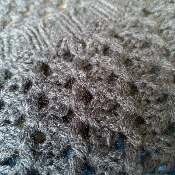 Women’s sweater - Picture 7 of 10